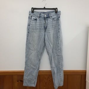 American Eagle Light Wash high waisted Mom Jeans